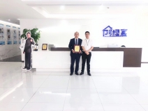 熱烈祝賀尚總、鄧總夫婦簽約創(chuàng)綠家四川省市級代理！