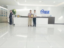 熱烈祝賀樊總簽約創(chuàng)綠家成都市區(qū)級代理！